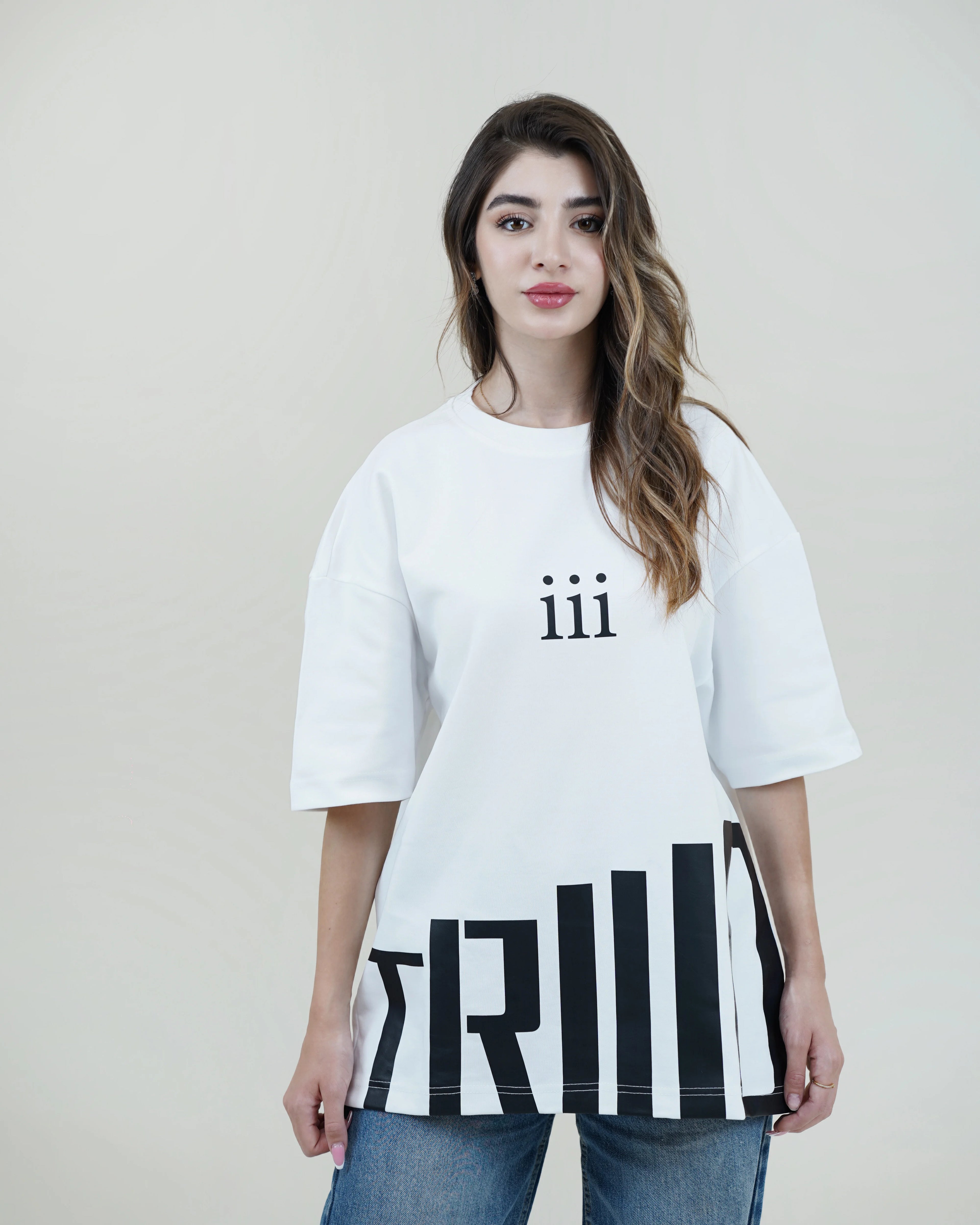 TRIO Oversized T-Shirt – White